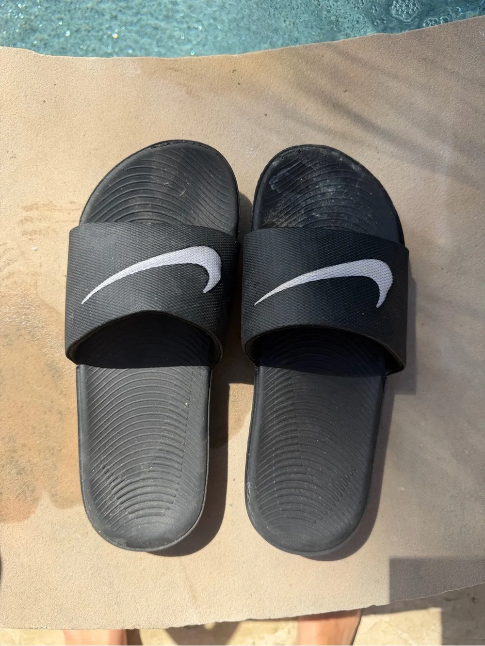 Nike Kids Kawa sports slide black size 5y